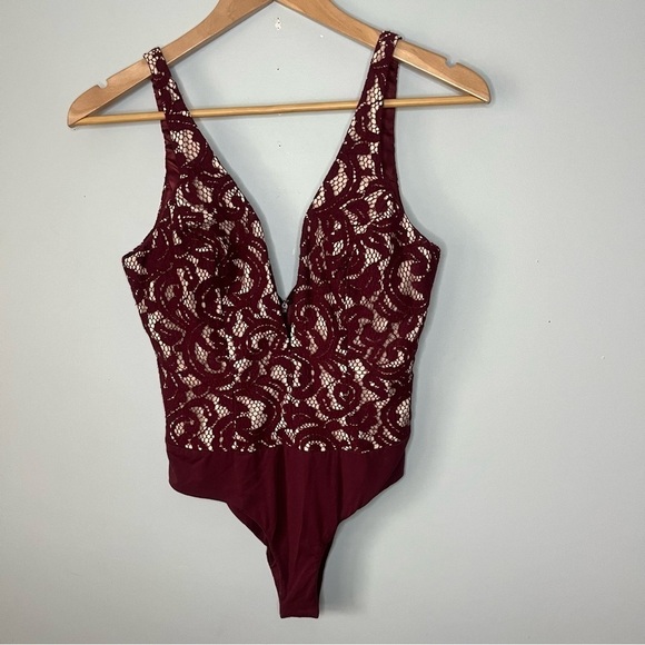 Bardot Julia Deep V Neck Lace Bordeaux Red Sleeveless Bodysuit Size 4 NWT - Picture 4 of 16